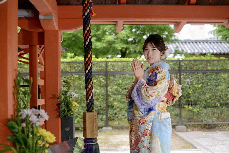 Coming-of-age prayer at shrine